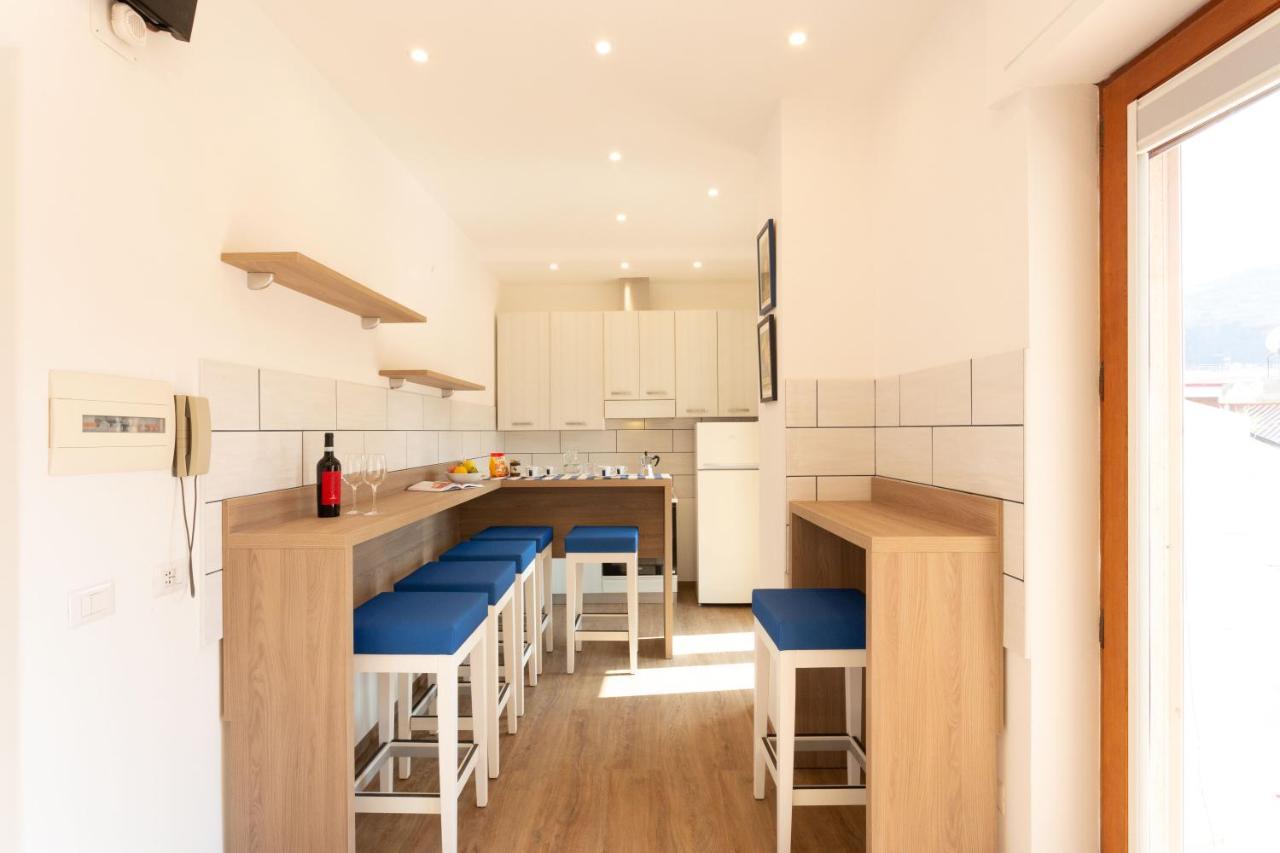 Tofani Apartment - Luminoso Con Terrazzo Panoramico Сорренто Екстер'єр фото