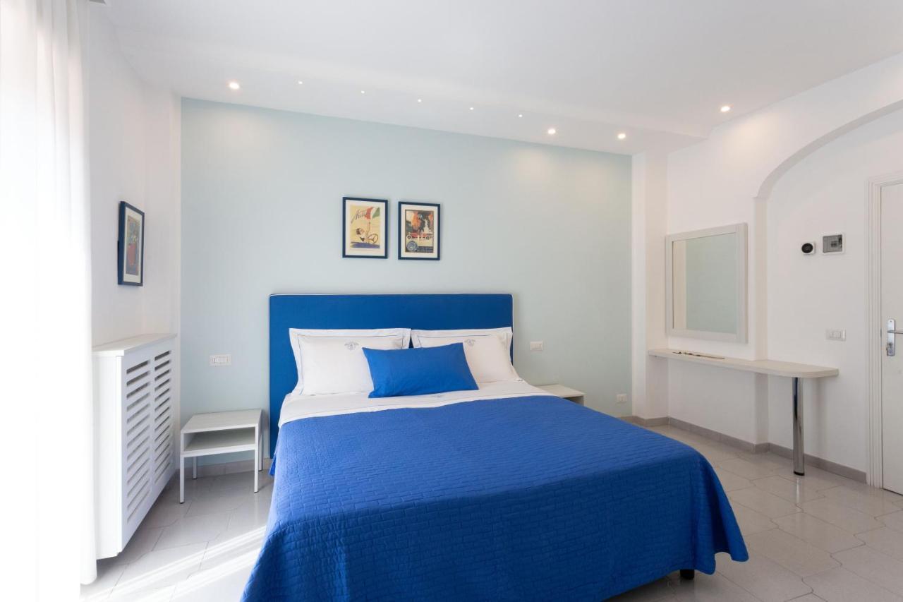 Tofani Apartment - Luminoso Con Terrazzo Panoramico Сорренто Екстер'єр фото