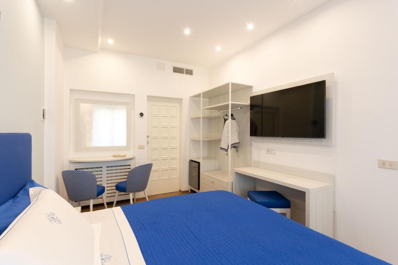 Tofani Apartment - Luminoso Con Terrazzo Panoramico Сорренто Екстер'єр фото