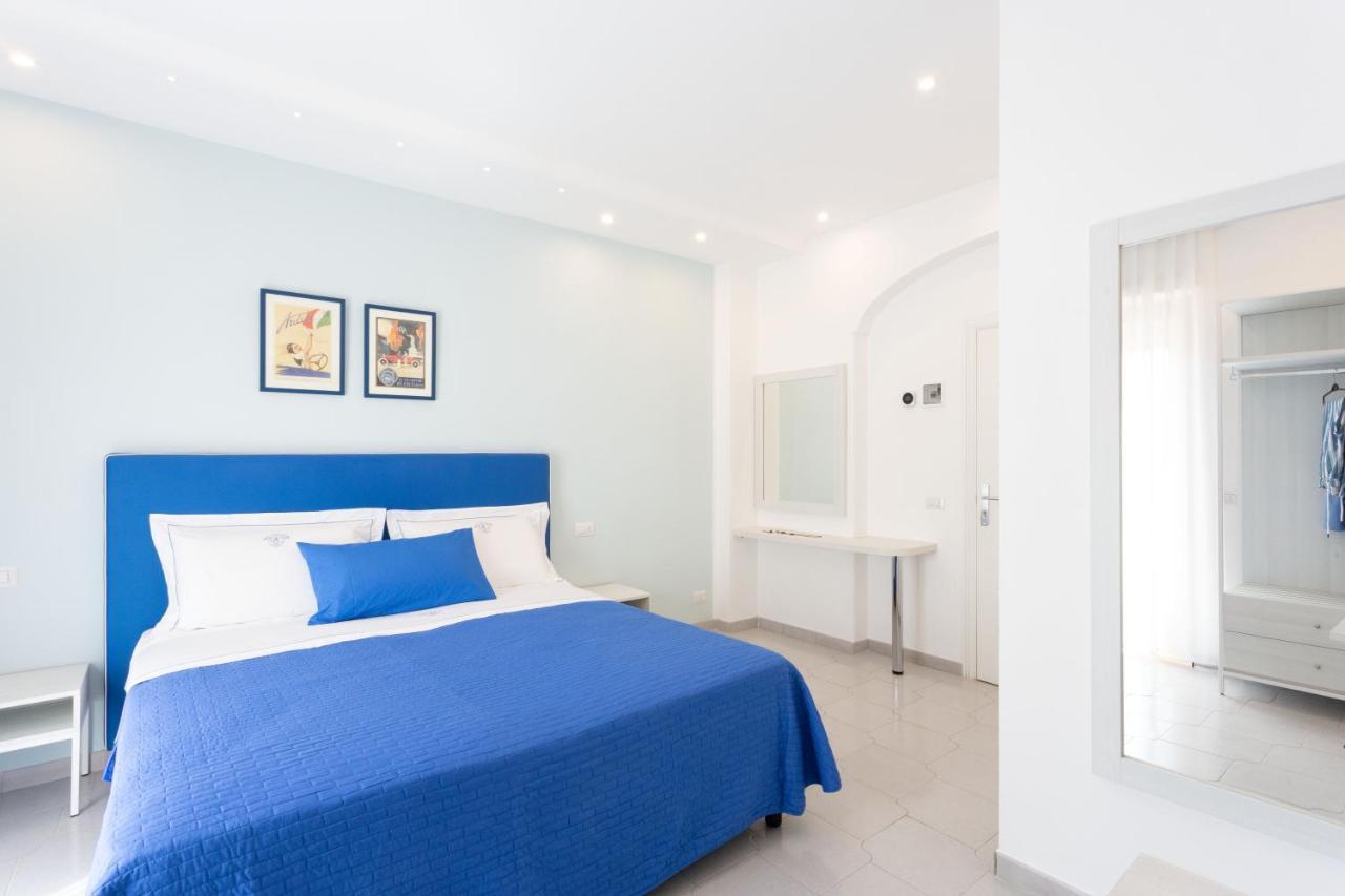 Tofani Apartment - Luminoso Con Terrazzo Panoramico Сорренто Екстер'єр фото
