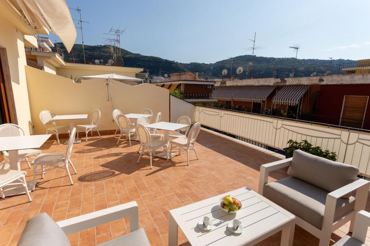 Tofani Apartment - Luminoso Con Terrazzo Panoramico Сорренто Екстер'єр фото