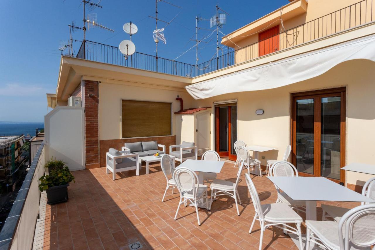 Tofani Apartment - Luminoso Con Terrazzo Panoramico Сорренто Екстер'єр фото